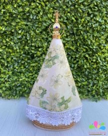 Nossa Senhora Aparecida com coroa banhada a ouro 25 cm - decupagem verde e guipir branco - Image 2