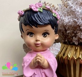 Anjo da Guarda infantil 18 cm - manto rosa bebê e cabelo preto - Image 2